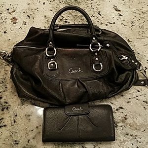 Coach purse and wallet